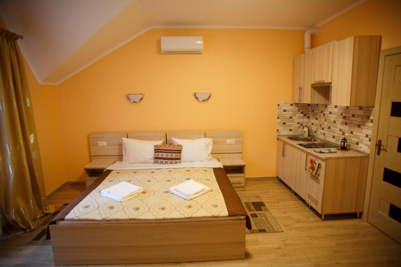 Золота Поляна Apartment Екстериор снимка